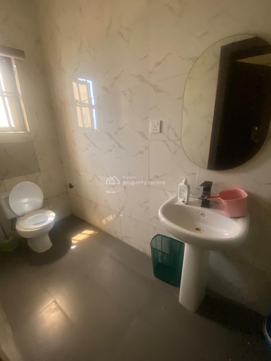 Spacious 3 Bedroom Apartment, Lekki Phase 1, Lekki, Lagos, Flat / Apartment for Rent