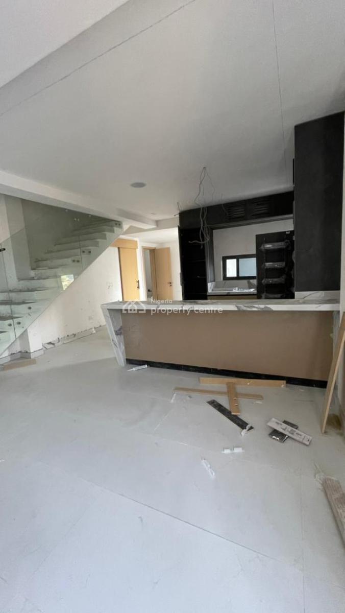 2-bedroom Maisonette Apartment, Lekki Phase 1, Lekki, Lagos, Flat / Apartment for Sale