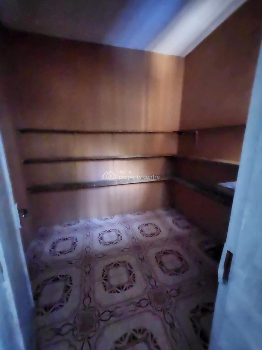Clean 3 Bedroom Flat. Ground Floor, Pay & Pack in, By Arab (tarred Rd, Utako, Abuja, Flat / Apartment for Rent
