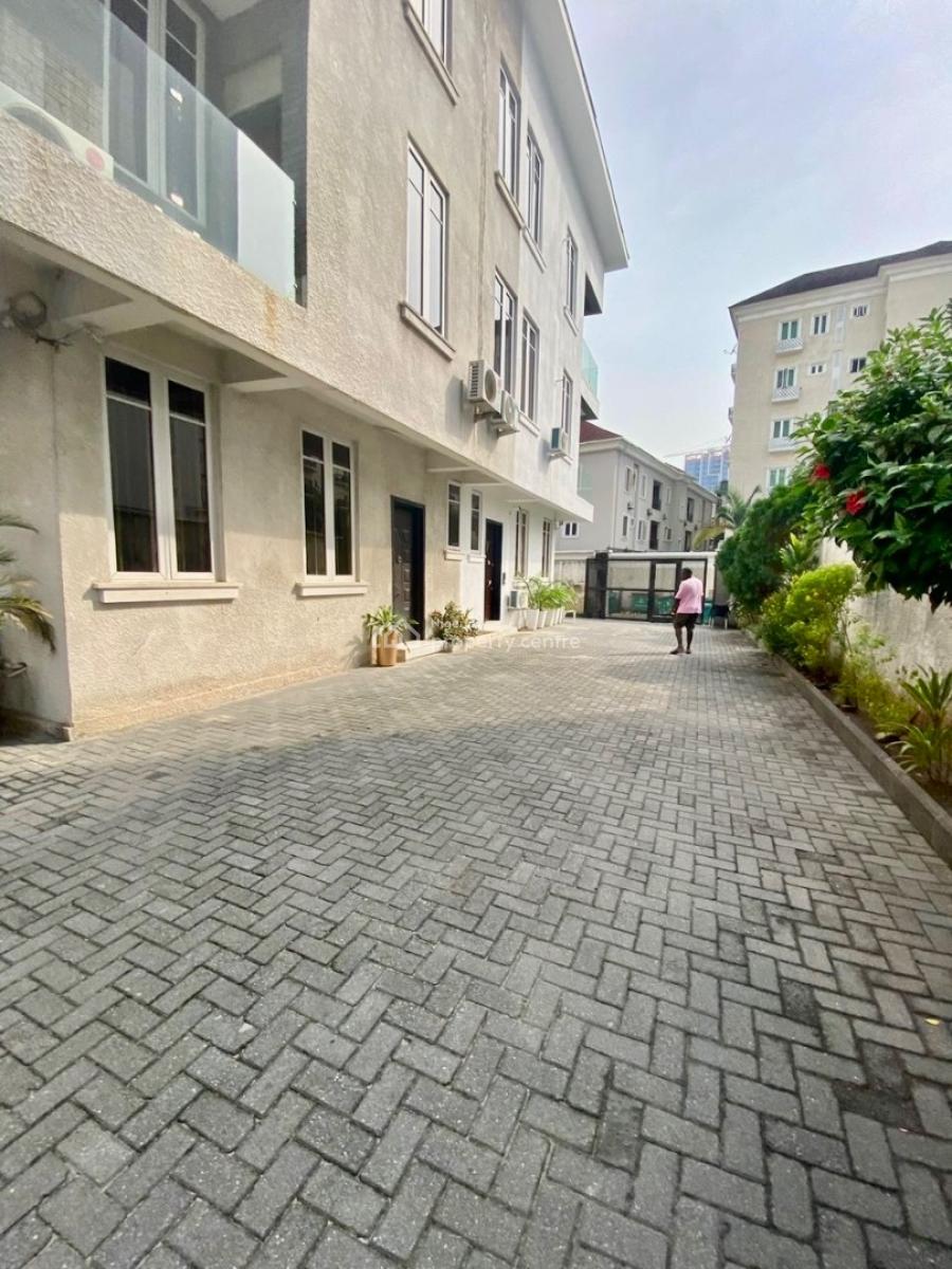 Premium and Luxury in High Profile Area Plus a B Q, Parkview, Ikoyi, Lagos, Semi-detached Duplex for Rent
