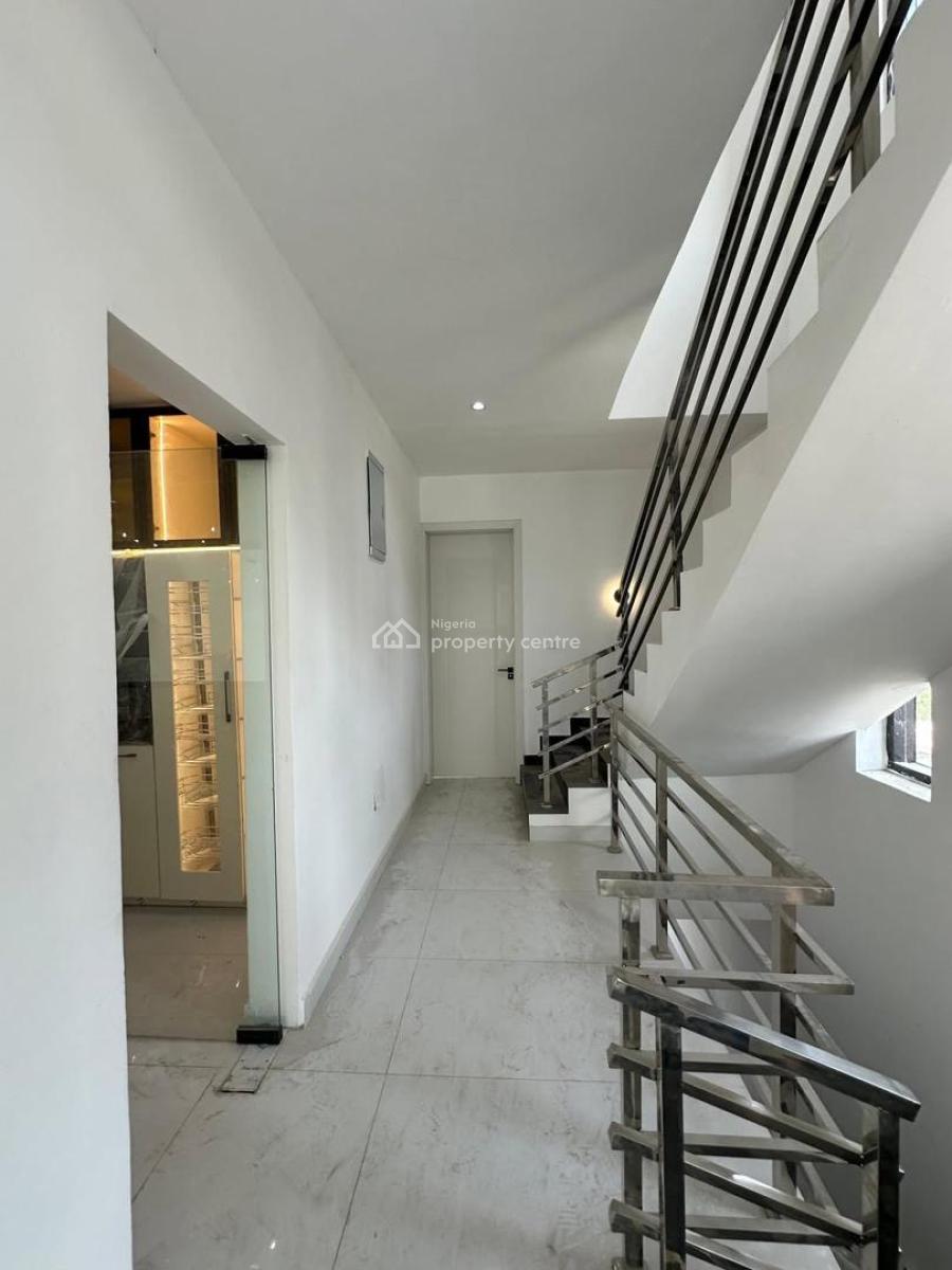 Premium and Modern Design Plus a B Q, Ikate, Lekki, Lagos, Terraced Duplex for Rent