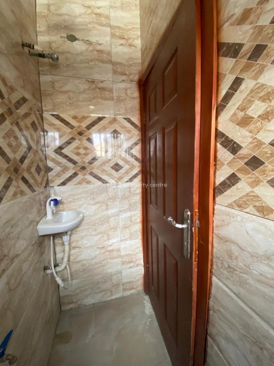 Standard and Spacious in Secured Estate, Abraham Adesanya Estate, Jabi, Abuja, Self Contain (single Rooms) for Rent