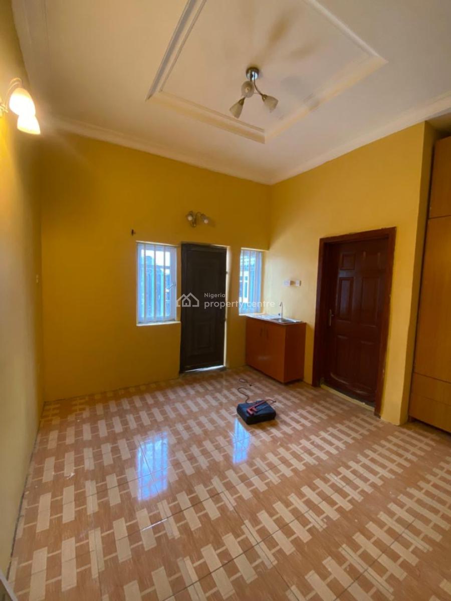 Standard and Spacious in Secured Estate, Abraham Adesanya Estate, Jabi, Abuja, Self Contain (single Rooms) for Rent
