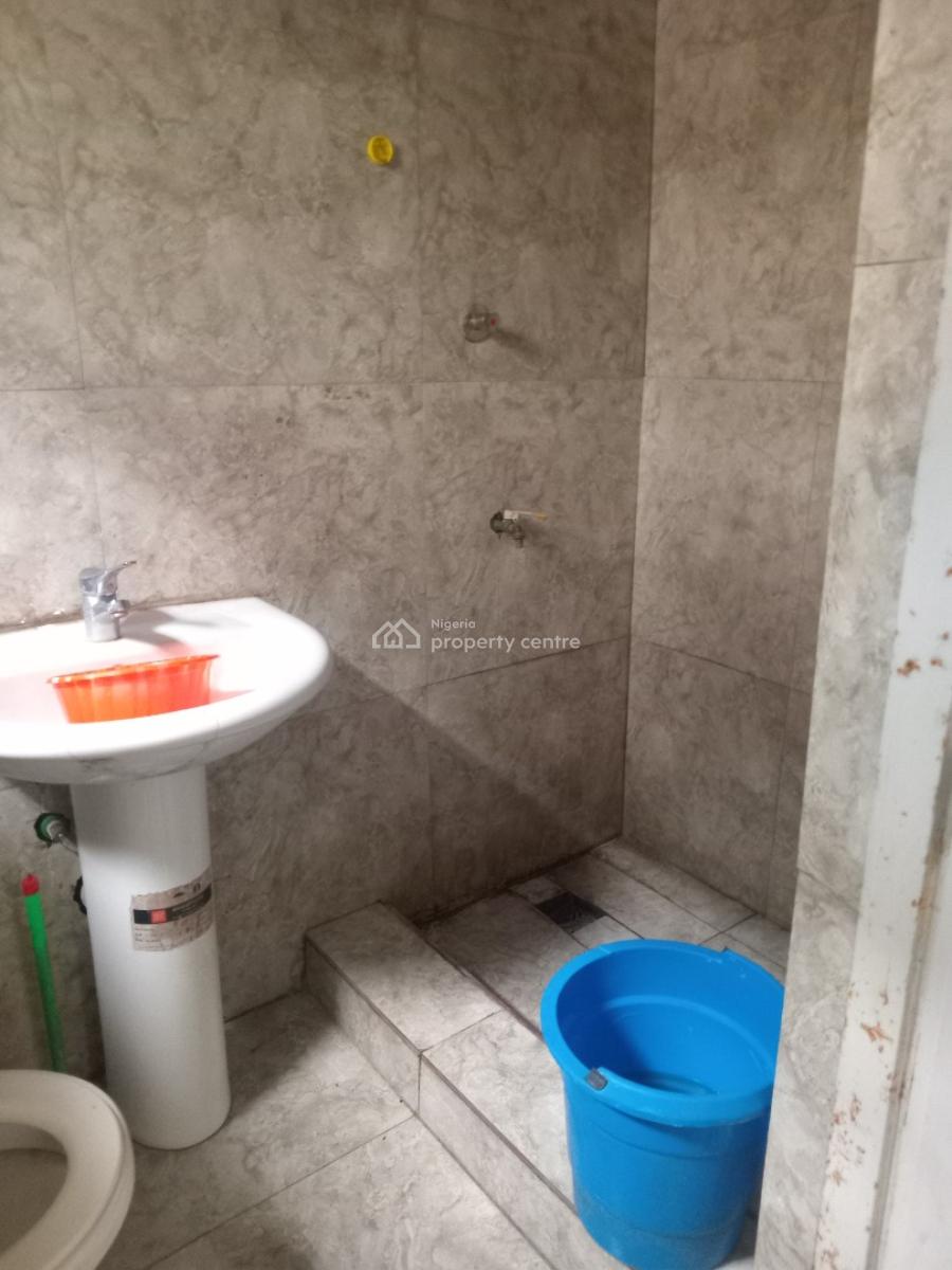 a Luxurious Standard Bq Apartment, Chevron Drive Chevy View Estate, Lekki, Lagos, Self Contain (single Rooms) for Rent