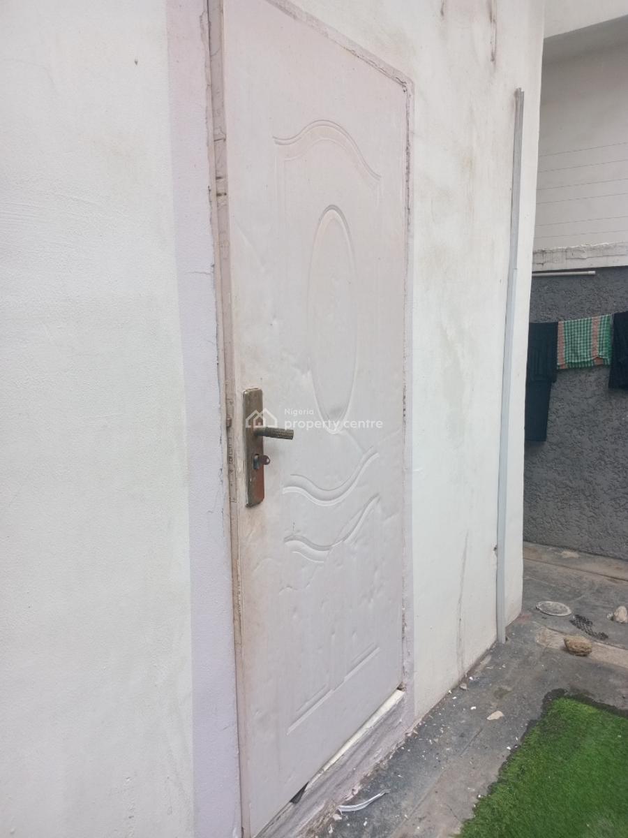 a Luxurious Standard Bq Apartment, Chevron Drive Chevy View Estate, Lekki, Lagos, Self Contain (single Rooms) for Rent