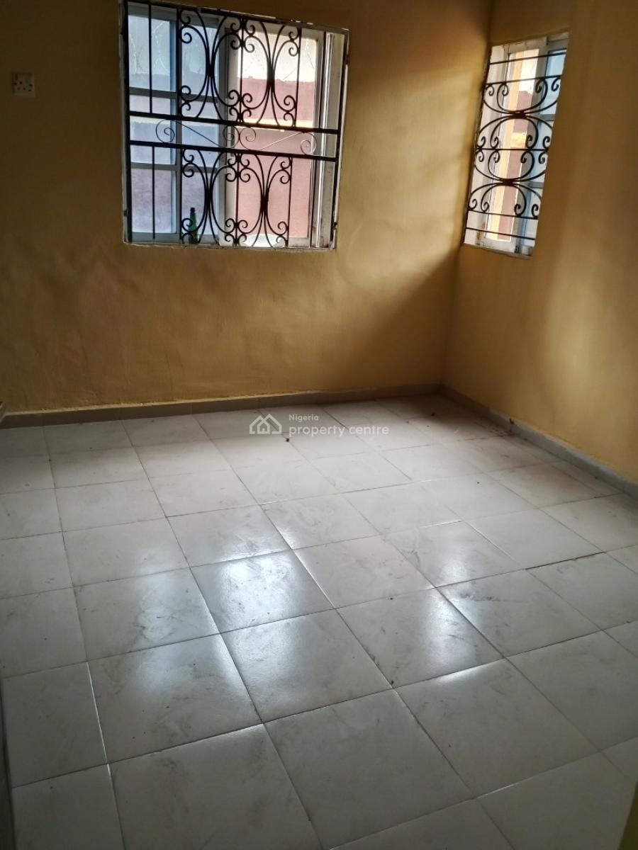 Well Renovated 3 Bedroom Flat, Ologunfe Area, Awoyaya, Ibeju Lekki, Lagos, Flat / Apartment for Rent