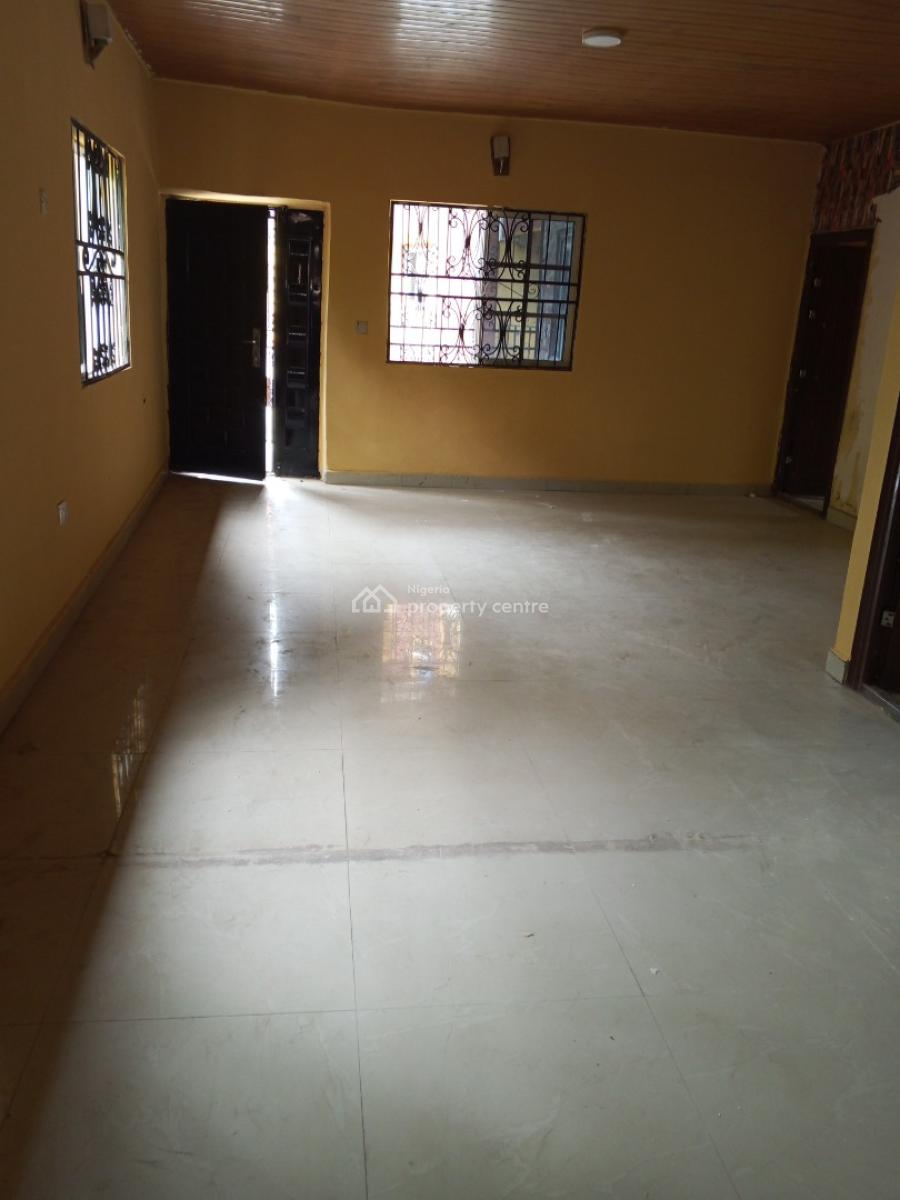 Well Renovated 3 Bedroom Flat, Ologunfe Area, Awoyaya, Ibeju Lekki, Lagos, Flat / Apartment for Rent