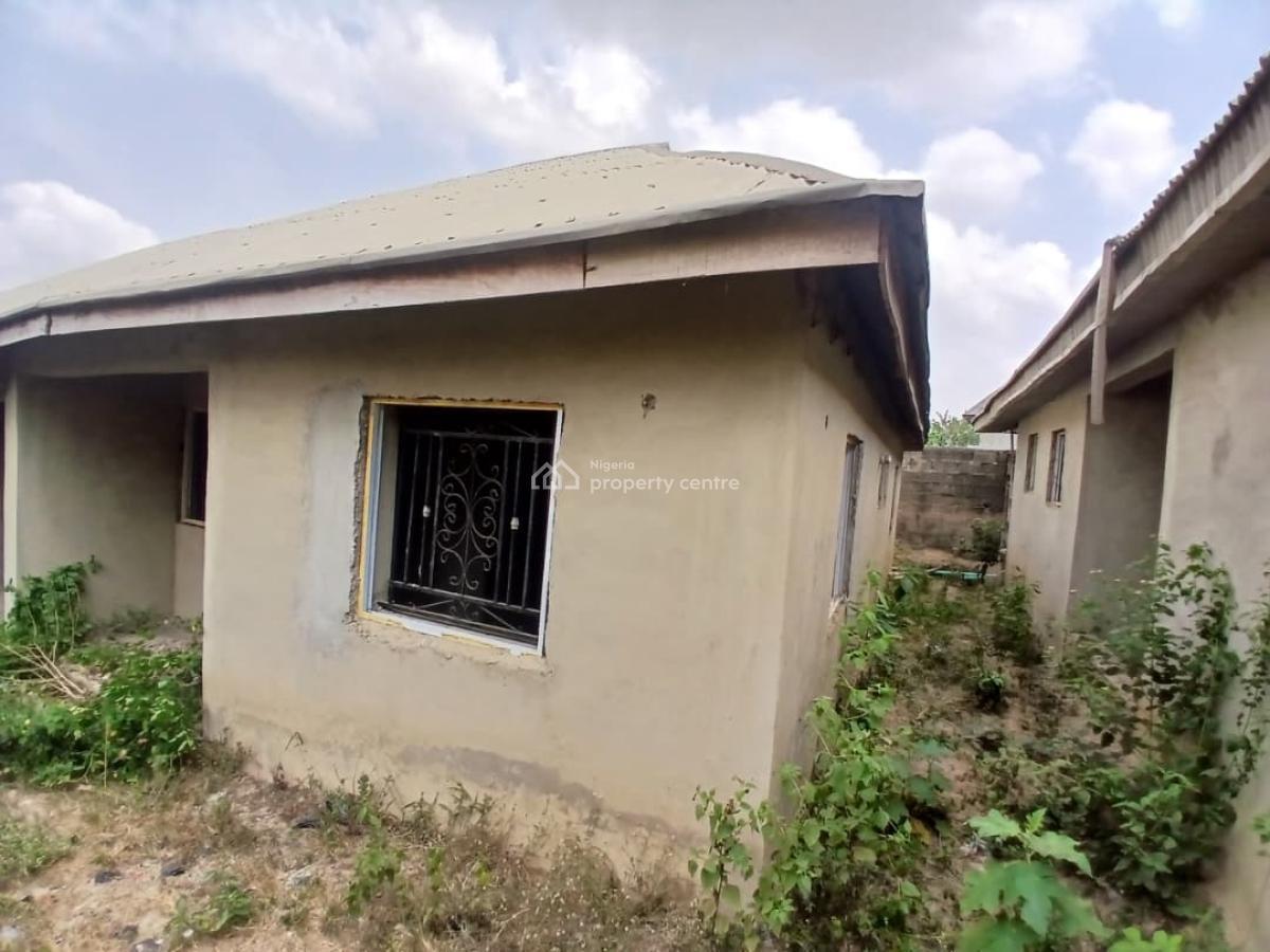 3 Units of 2 Bedroom with 3 Units of Selfcon, Soka, Ibadan, Oyo, House for Sale