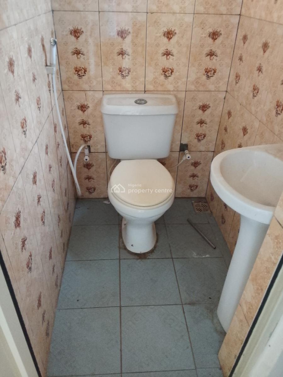 Clean Two Bedroom, Phase 2, Ibeju Lekki, Lagos, Flat / Apartment for Rent