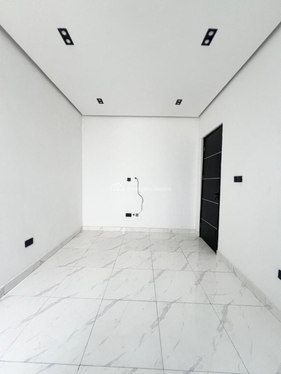 Luxury 1 & 2 Bedroom Serviced Apartment, Ologolo, Lekki, Lagos, Block of Flats for Sale