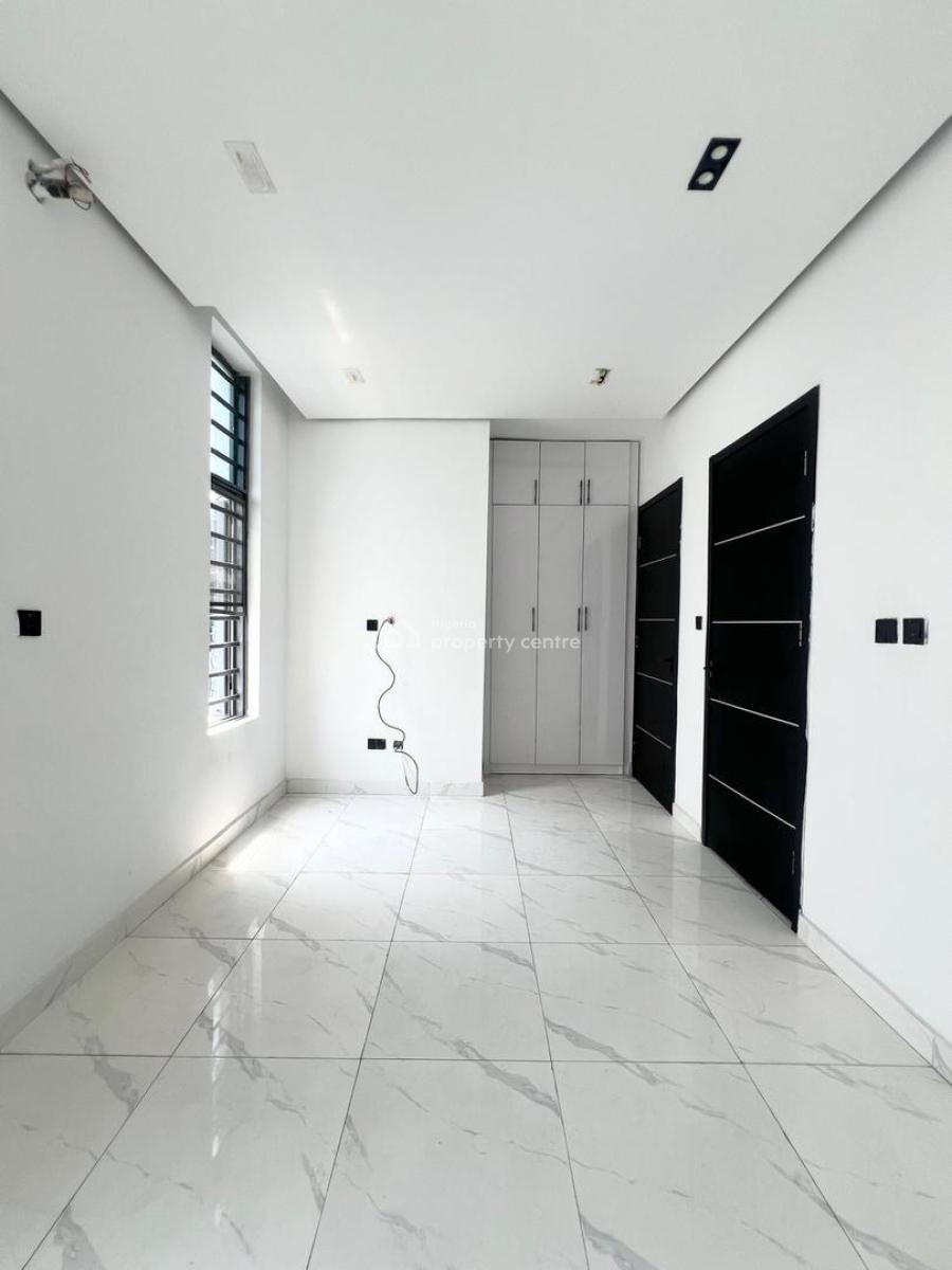 Luxury 1 & 2 Bedroom Serviced Apartment, Ologolo, Lekki, Lagos, Block of Flats for Sale