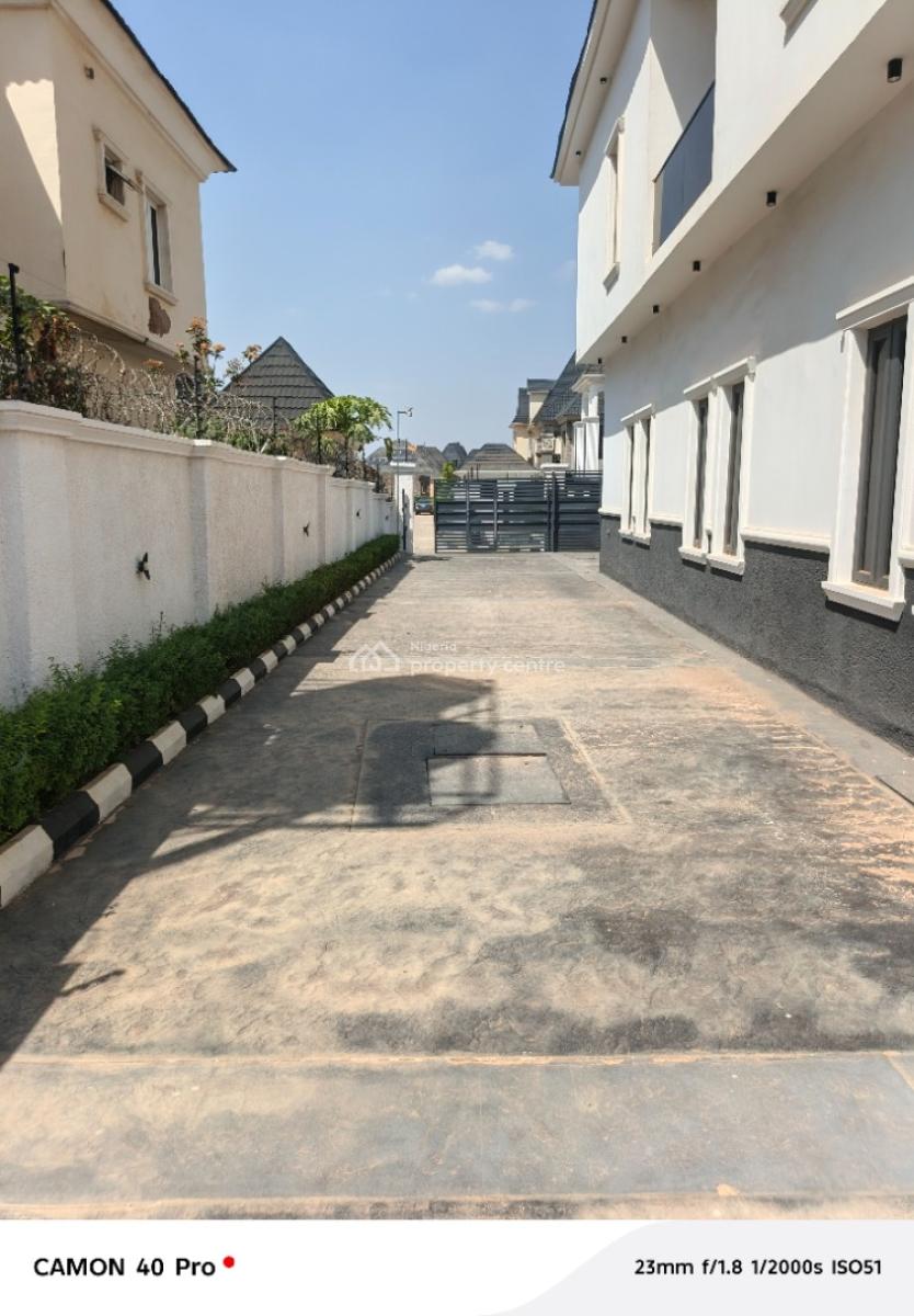 6 Bedroom Duplex with 2 Rooms Bq, Efab Metropolitan Estate, Gwarinpa, Abuja, Detached Duplex for Sale