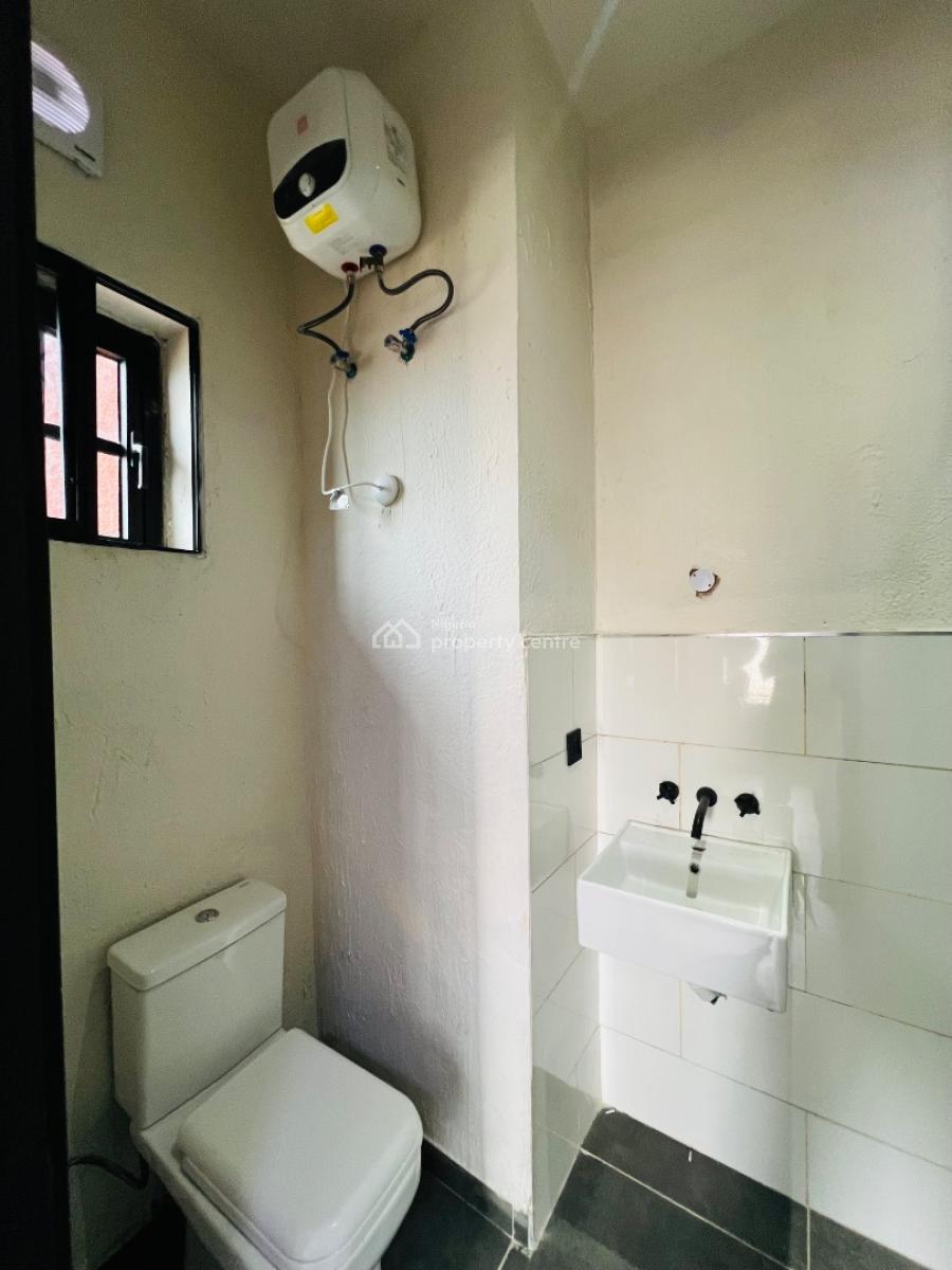 1/3 Bedroom Apartment  150/300 Million, Lekki Phase 1, Lekki, Lagos, Flat / Apartment for Sale