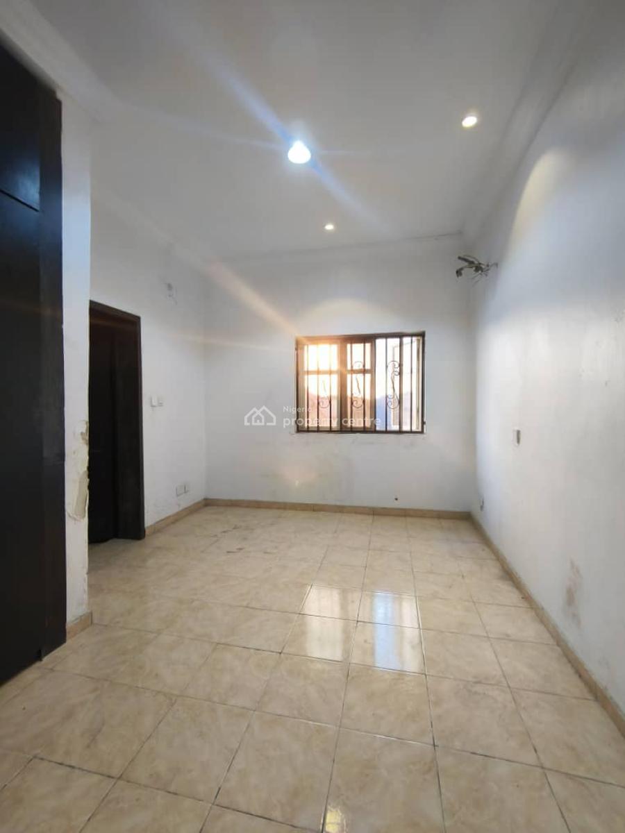 Self Service Lovely Spacious 3 Bedrooms Apartment, By Chicken Republic, Agungi, Lekki, Lagos, Flat / Apartment for Rent