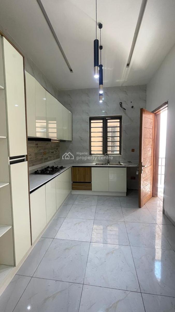 2 Bedroom Apartment, Inside a Very Secure Neighborhood in The Agungi /, Agungi / Chevron, Lekki, Lagos, Flat / Apartment for Sale