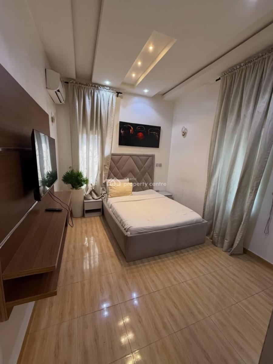 Massive & Luxurious 3 Bedroom Furnished Apartment,bq , Tarred Road, Serene & Secured Neighborhood, Jahi, Abuja, Flat / Apartment for Sale