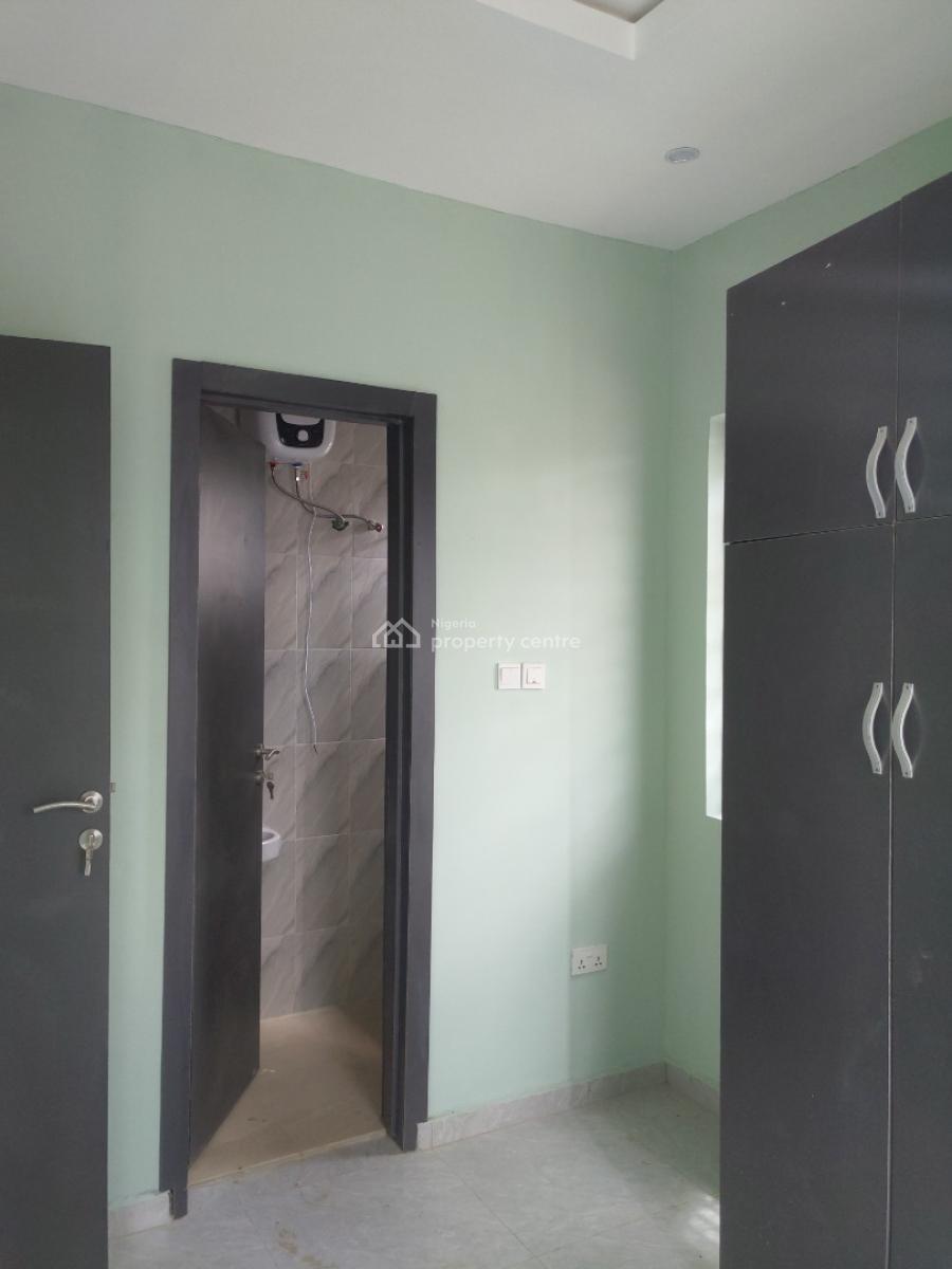 1 Bedroom, Gra Phase 1, Magodo, Lagos, Mini Flat (room and Parlour) for Rent