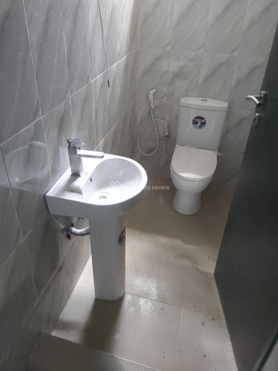 1 Bedroom, Gra Phase 1, Magodo, Lagos, Mini Flat (room and Parlour) for Rent