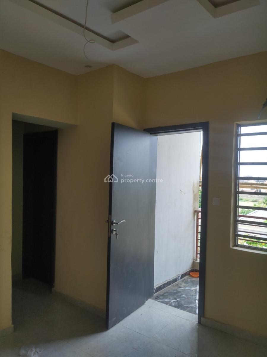 1 Bedroom, Gra Phase 1, Magodo, Lagos, Mini Flat (room and Parlour) for Rent