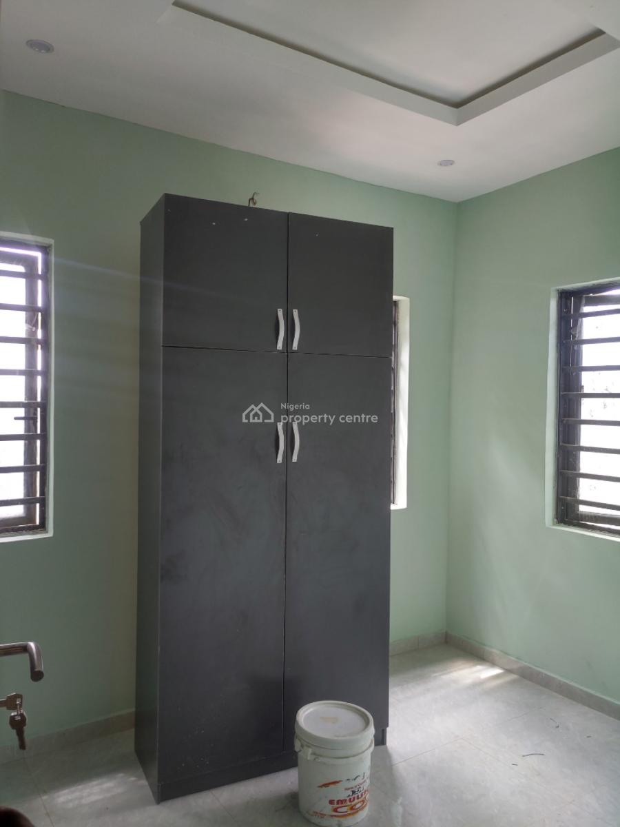 1 Bedroom, Gra Phase 1, Magodo, Lagos, Mini Flat (room and Parlour) for Rent