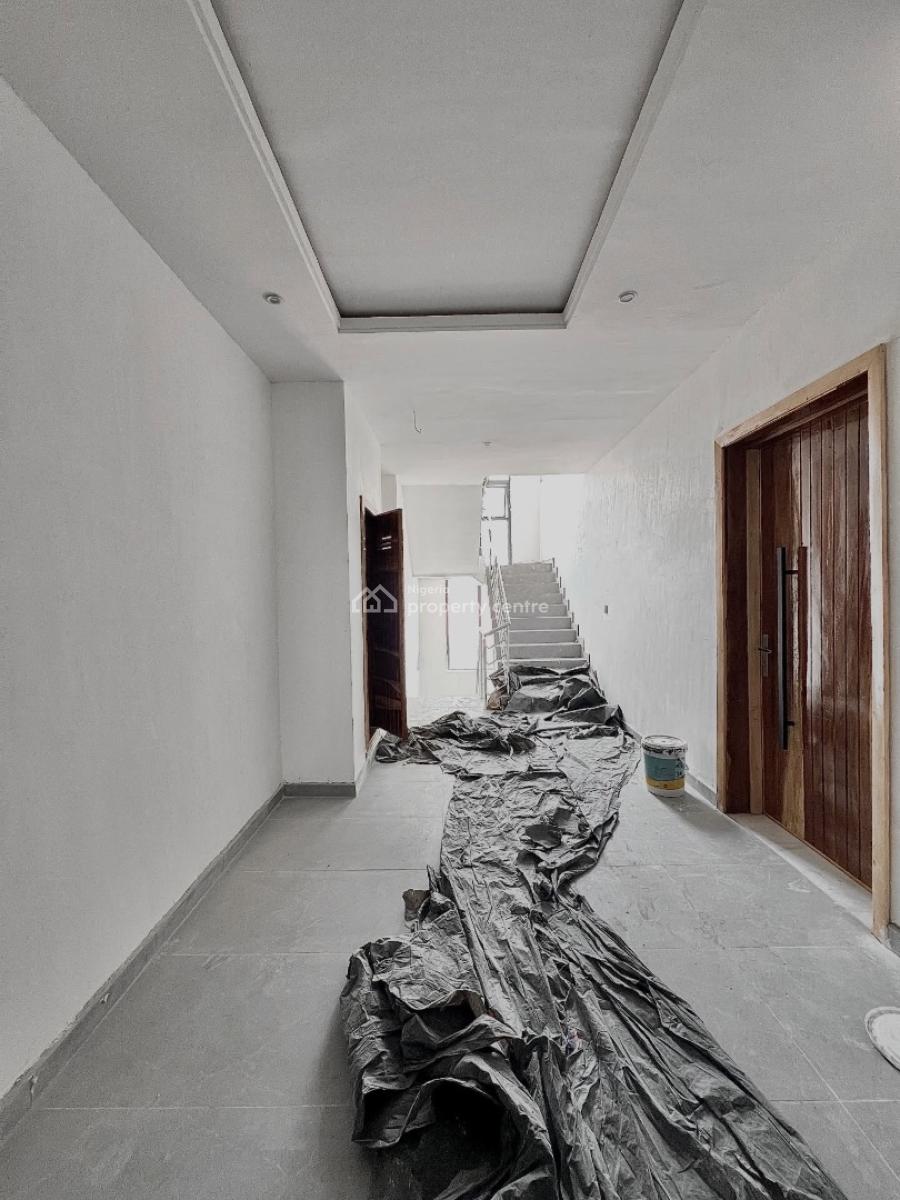 Lovely 2 Bedroom Apartment with Bq, Lekki Phase 1, Lekki Phase 1, Lekki, Lagos, Block of Flats for Sale