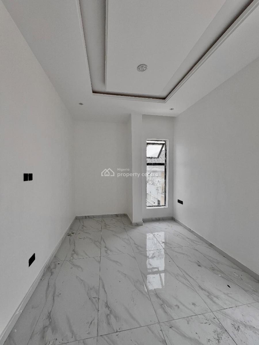 Lovely 2 Bedroom Apartment with Bq, Lekki Phase 1, Lekki Phase 1, Lekki, Lagos, Block of Flats for Sale