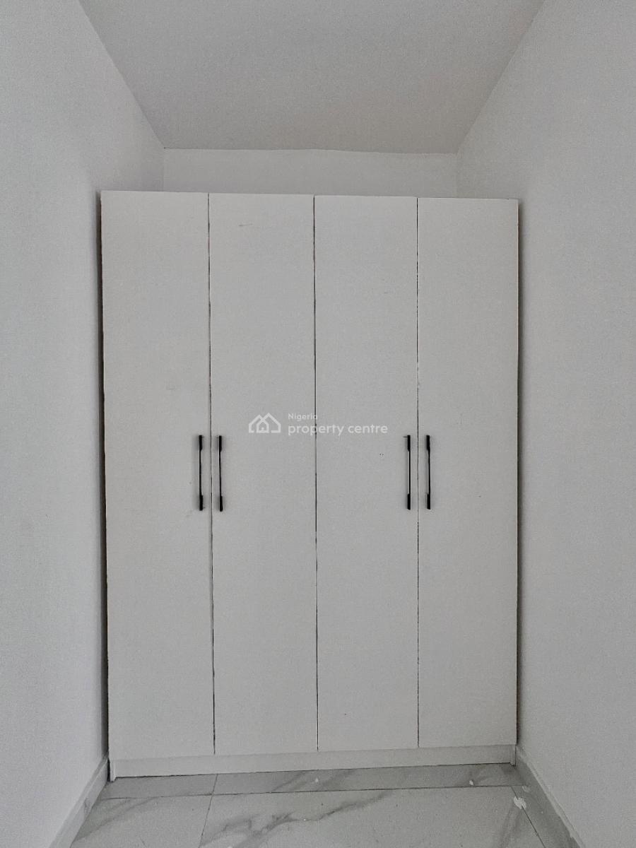 Lovely 2 Bedroom Apartment with Bq, Lekki Phase 1, Lekki Phase 1, Lekki, Lagos, Block of Flats for Sale