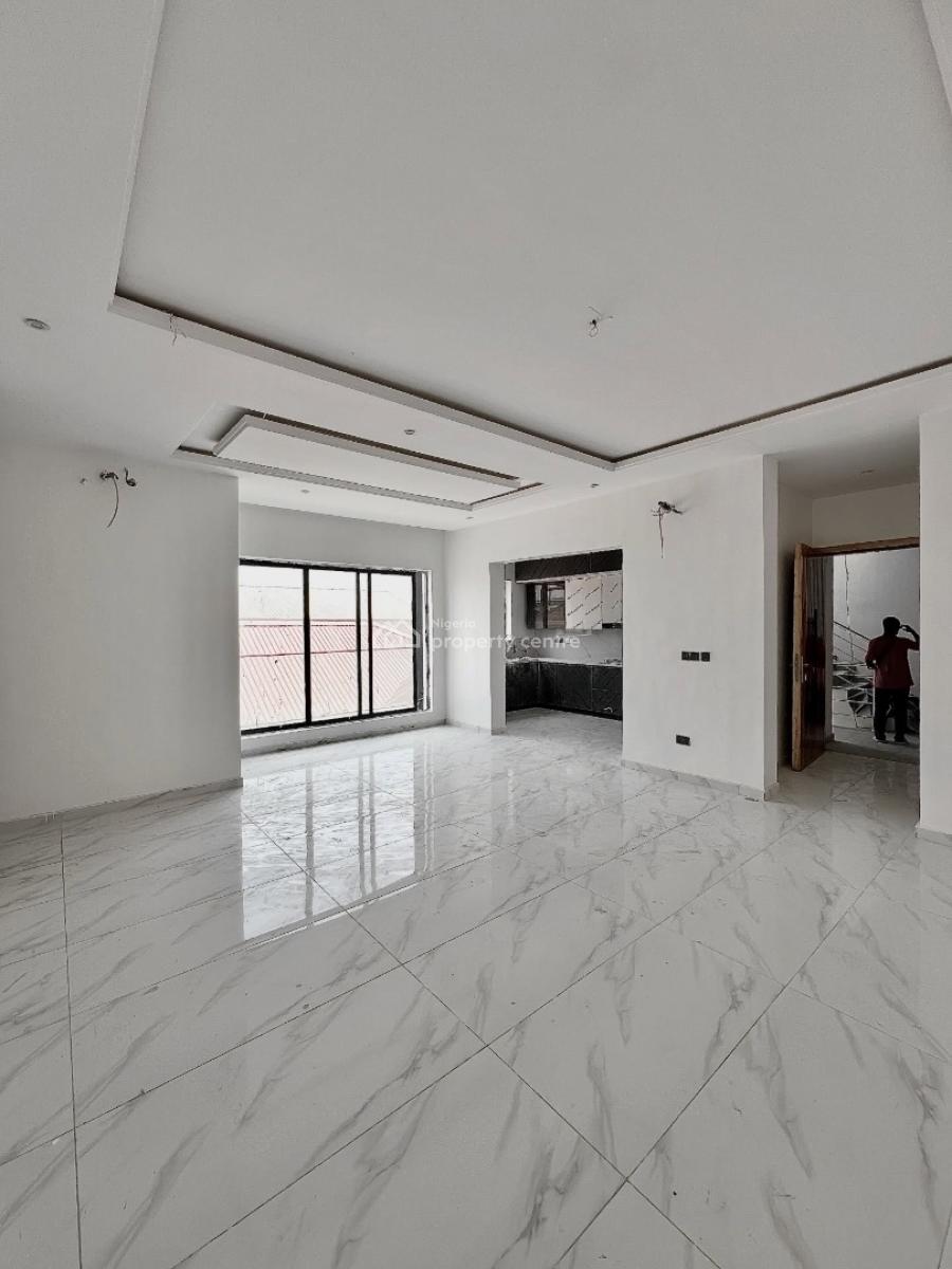 Lovely 2 Bedroom Apartment with Bq, Lekki Phase 1, Lekki Phase 1, Lekki, Lagos, Block of Flats for Sale