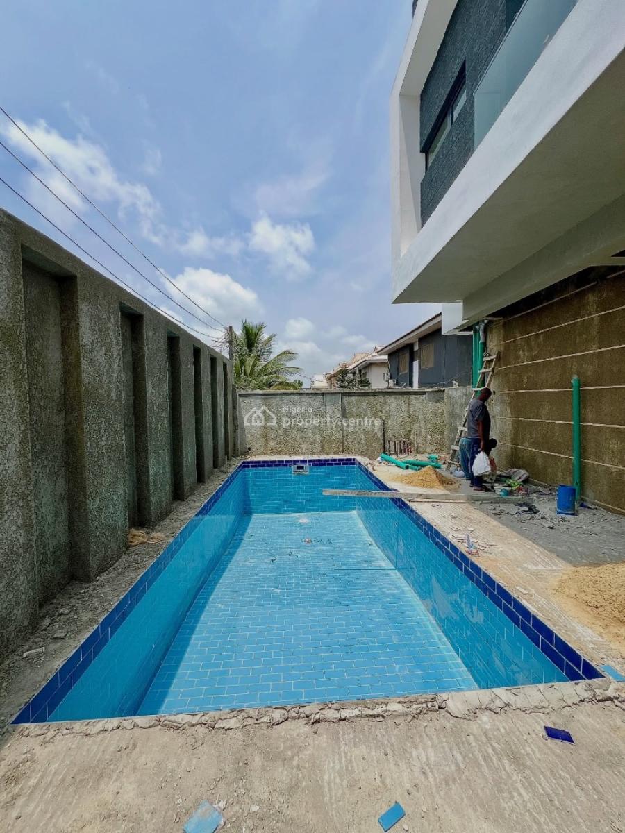 Lovely 2 Bedroom Apartment with Bq, Lekki Phase 1, Lekki Phase 1, Lekki, Lagos, Block of Flats for Sale