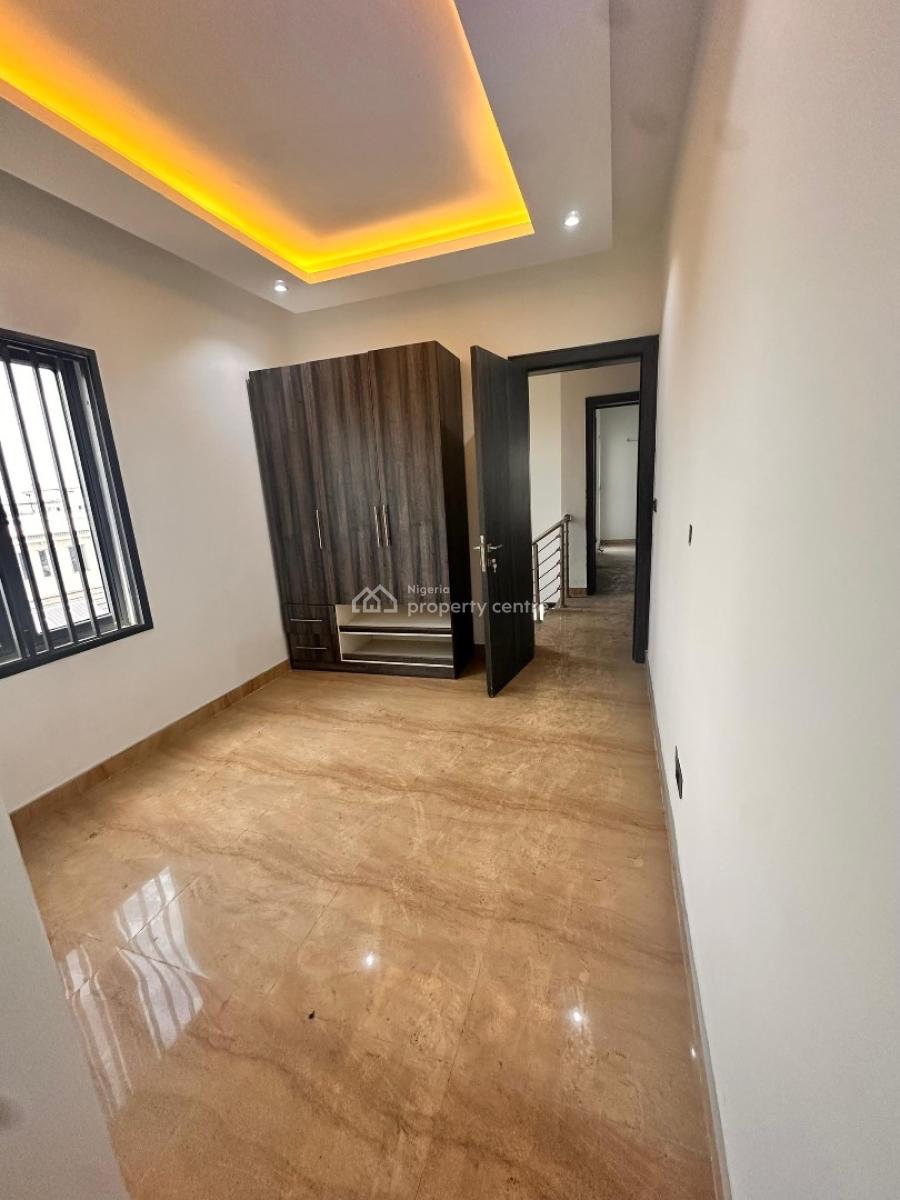 Beautifully Finished 4 Bedroom Maisonette, Olaleye Estate, Iponri, Surulere, Lagos, Flat / Apartment for Rent
