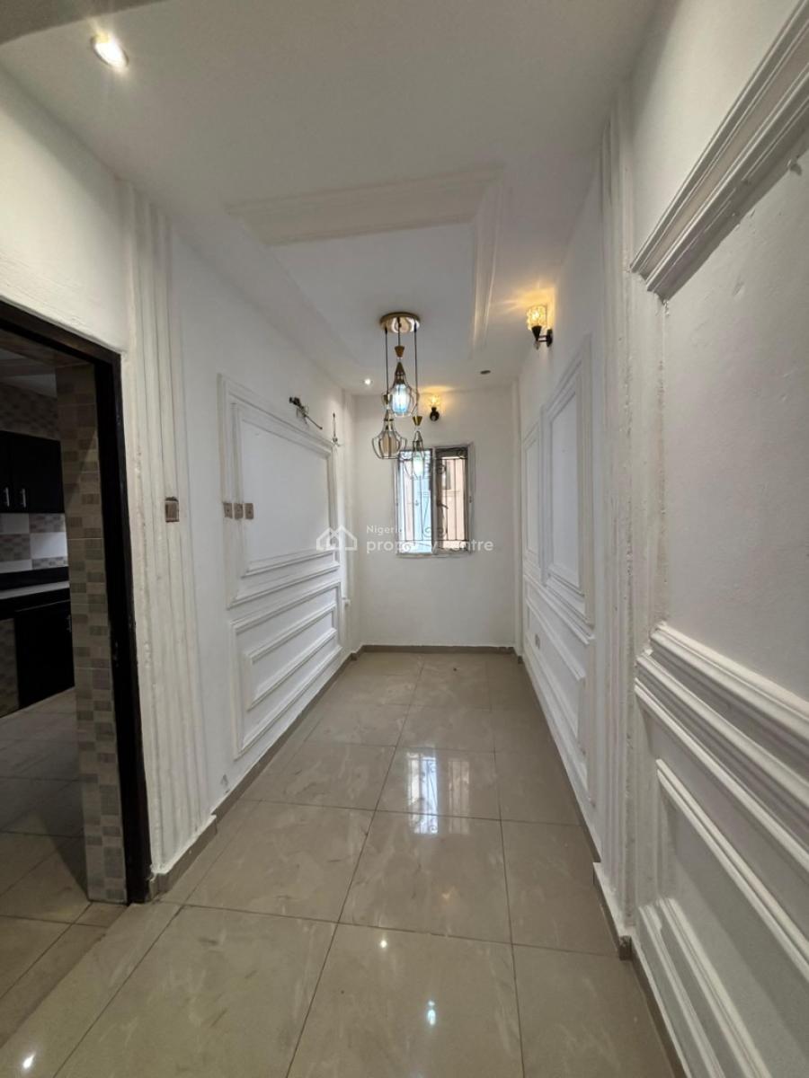 Luxury Spacious 3 Bedroom Flat Upstairs!!, Thomas Estate, Ajah, Lagos, Flat / Apartment for Rent