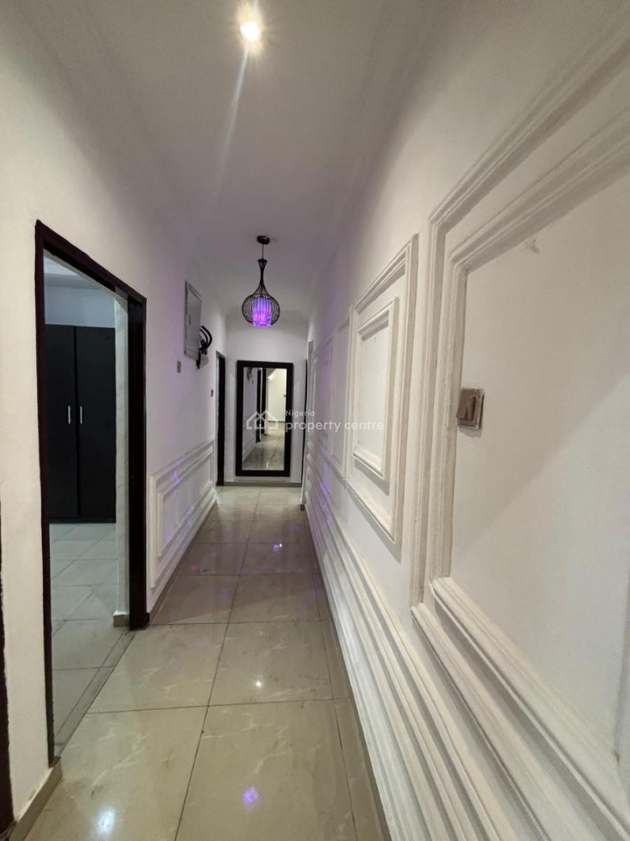 Luxury Spacious 3 Bedroom Flat Upstairs!!, Thomas Estate, Ajah, Lagos, Flat / Apartment for Rent