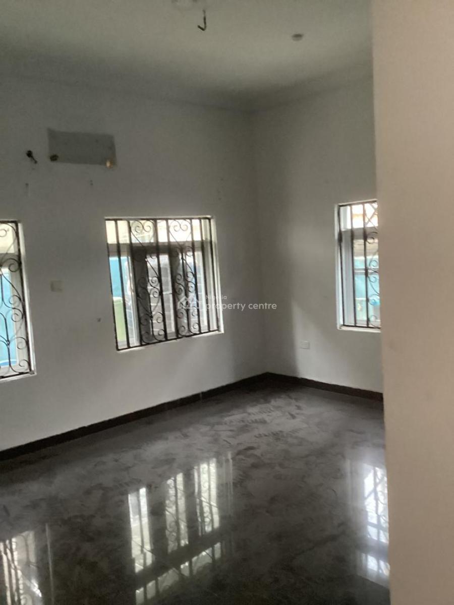 Spacious 2 Bedroom Duplex (self-serviced), Lekki Phase 1, Lekki, Lagos, Terraced Duplex for Rent