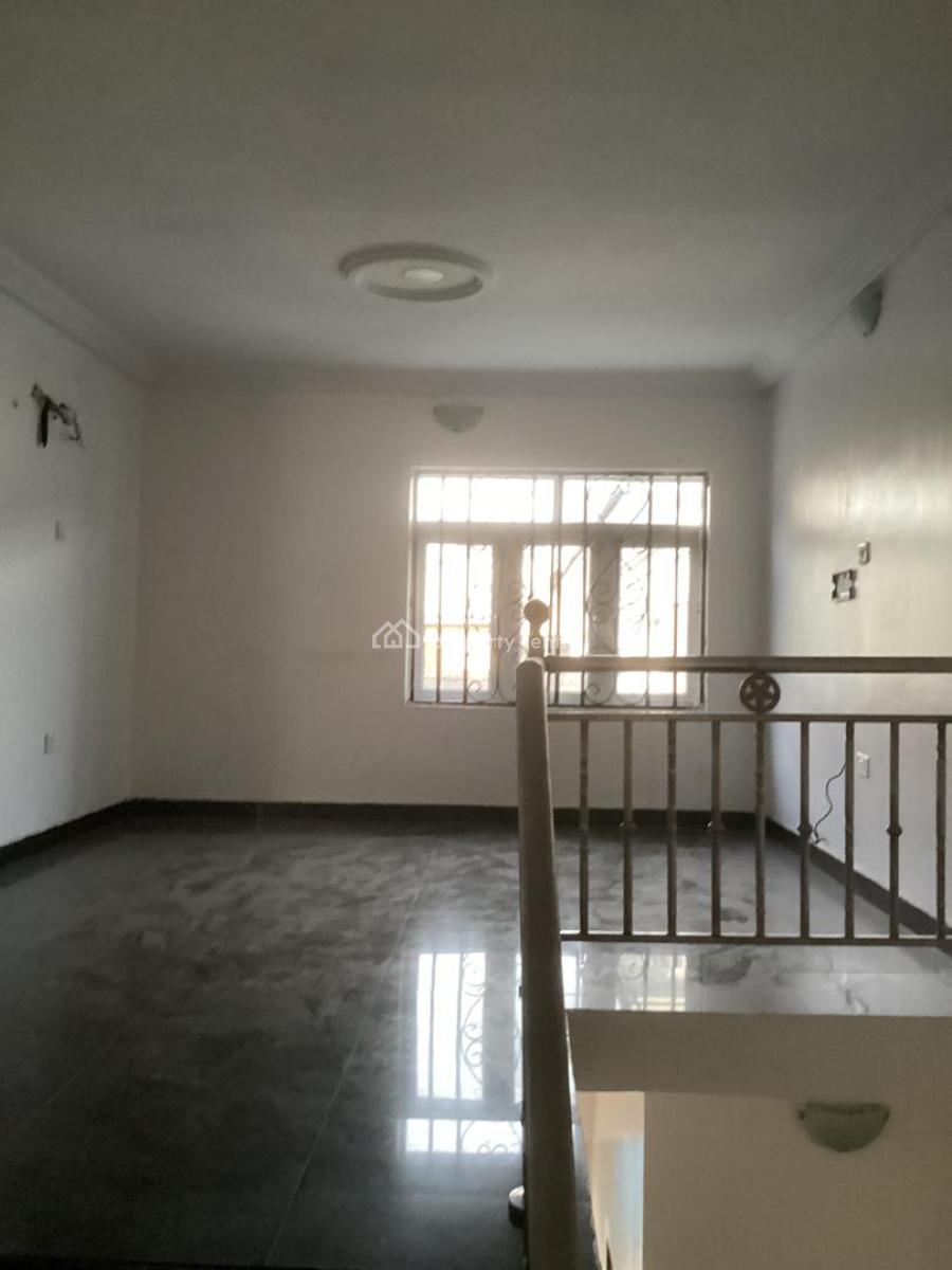 Spacious 2 Bedroom Duplex (self-serviced), Lekki Phase 1, Lekki, Lagos, Terraced Duplex for Rent