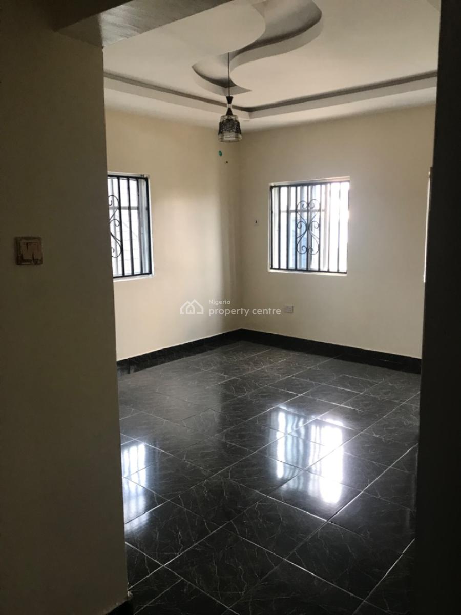 Luxurious 2 Bedroom Upstairs, Ogombo, Ajah, Lagos, Flat / Apartment for Rent