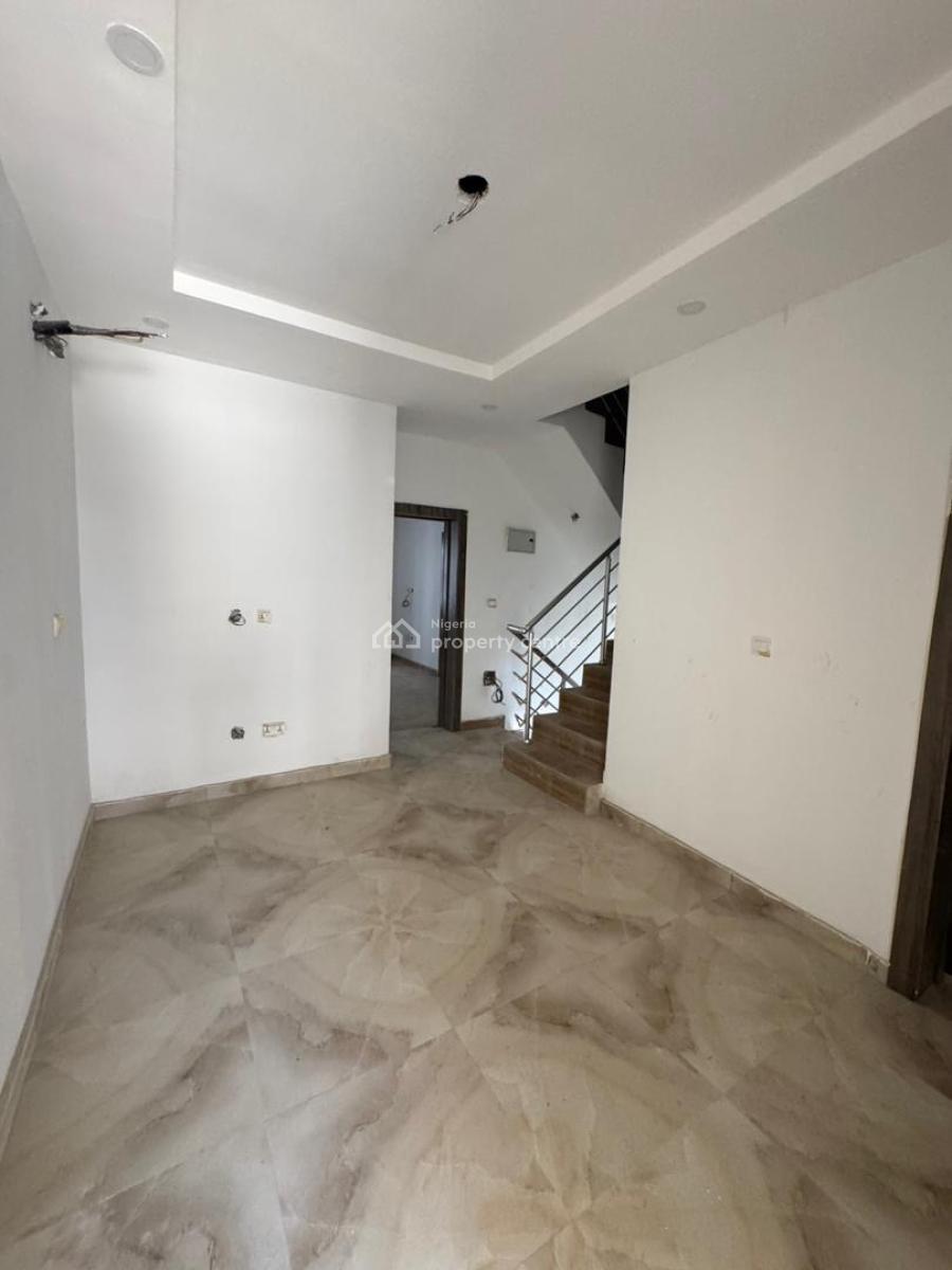 Strategic Located Plus a B Q, Off Gbangbala Road, Ikate, Lekki, Lagos, Terraced Duplex for Rent