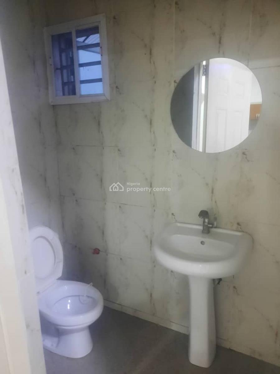 2 Bedroom Flat, Off Meadow Hall School Lekki Lagos, Ikate Elegushi, Lekki, Lagos, Flat / Apartment for Rent