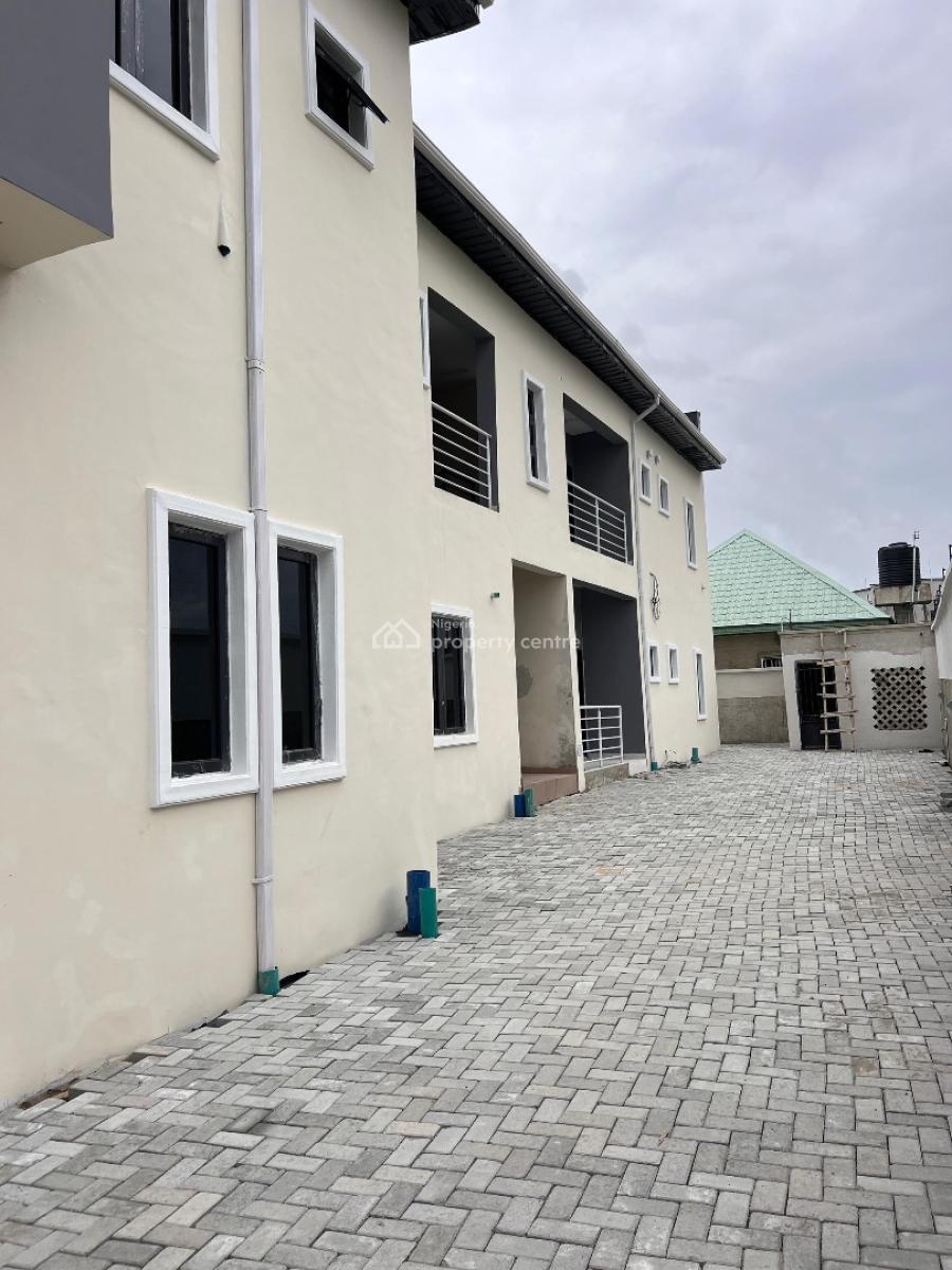 Spacious and Beautiful Upstairs, Alashela Estate Via Thera Annex, Sangotedo, Ajah, Lagos, Flat / Apartment for Rent