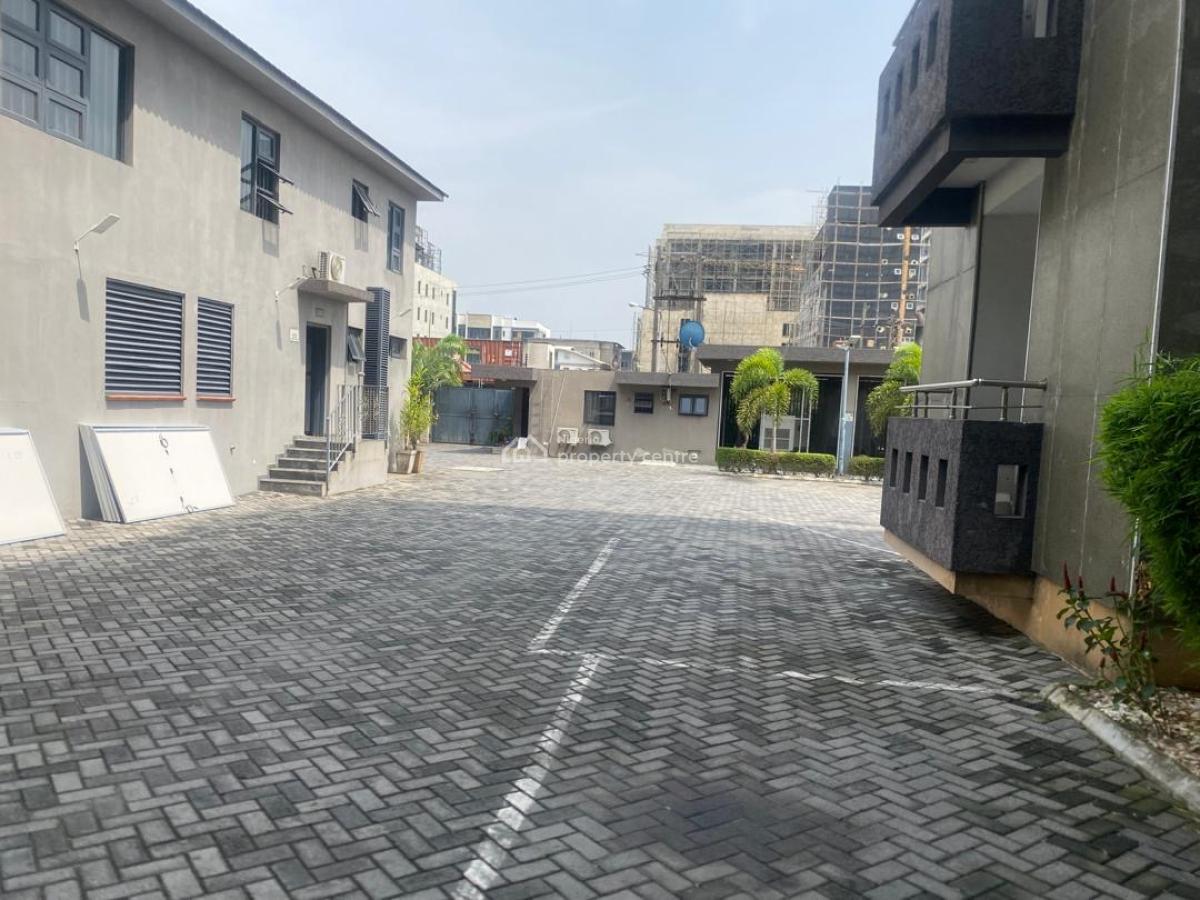 3 Bedroom Flat with a Room Bq, Lekki Phase 1, Lekki, Lagos, Flat / Apartment for Rent