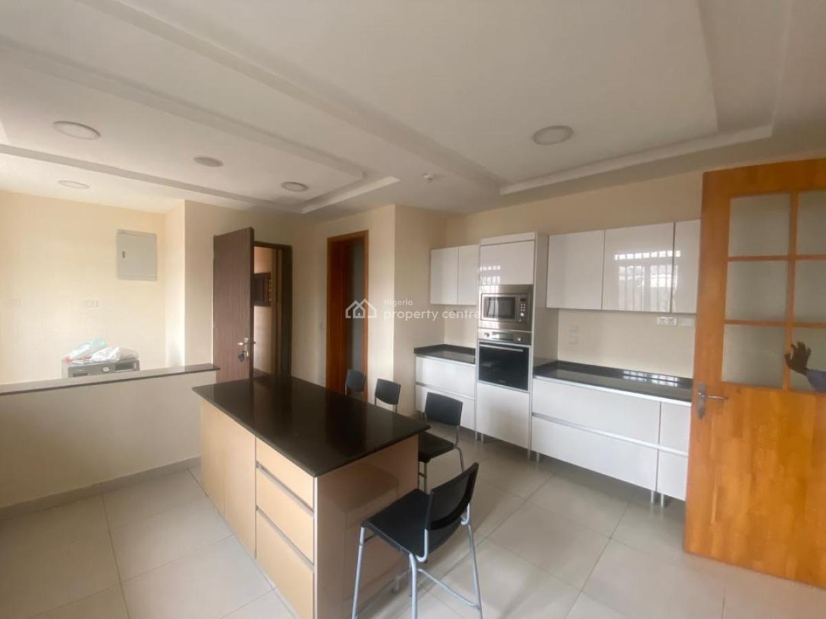 3 Bedroom Flat with a Room Bq, Lekki Phase 1, Lekki, Lagos, Flat / Apartment for Rent
