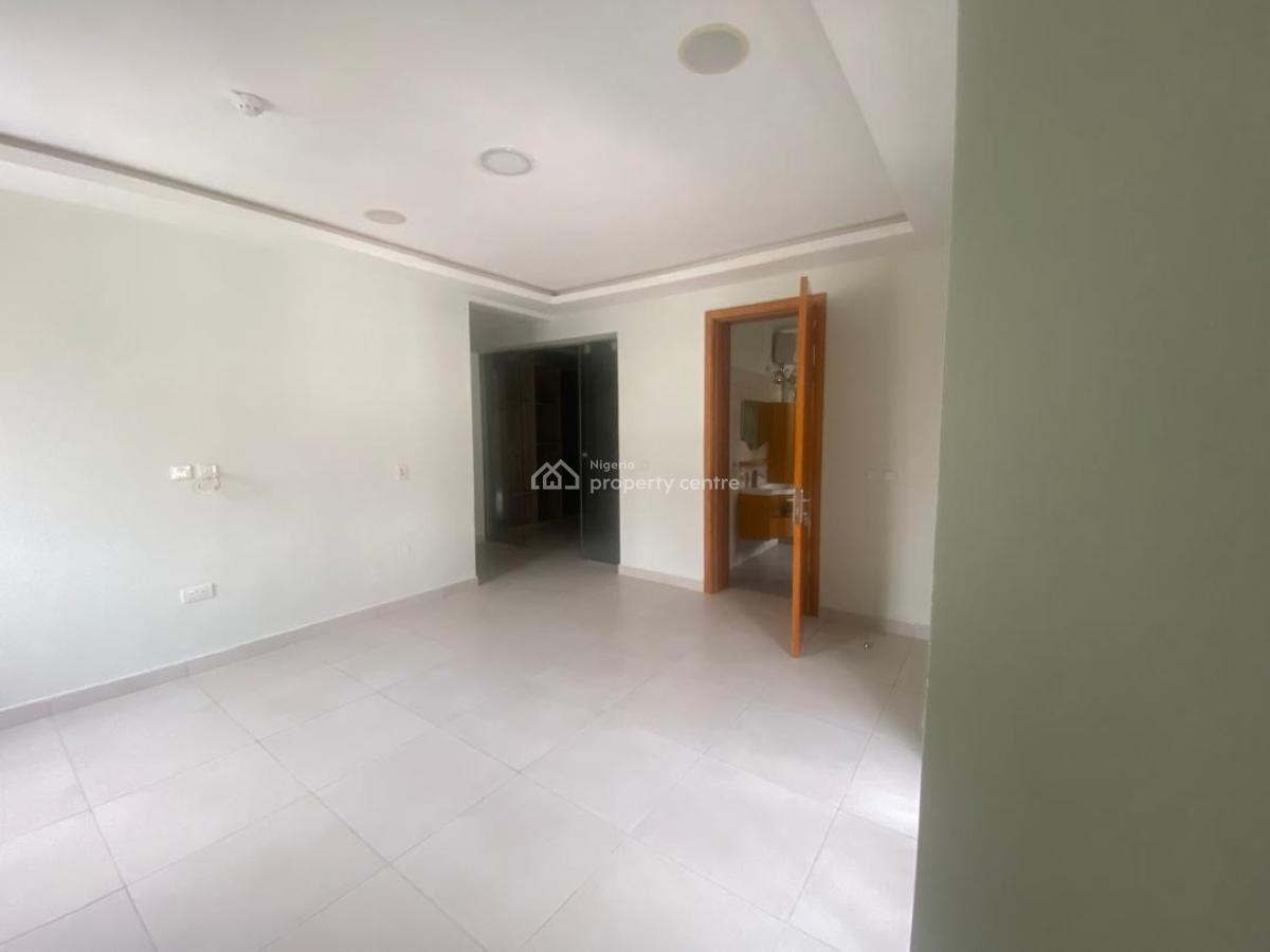 3 Bedroom Flat with a Room Bq, Lekki Phase 1, Lekki, Lagos, Flat / Apartment for Rent