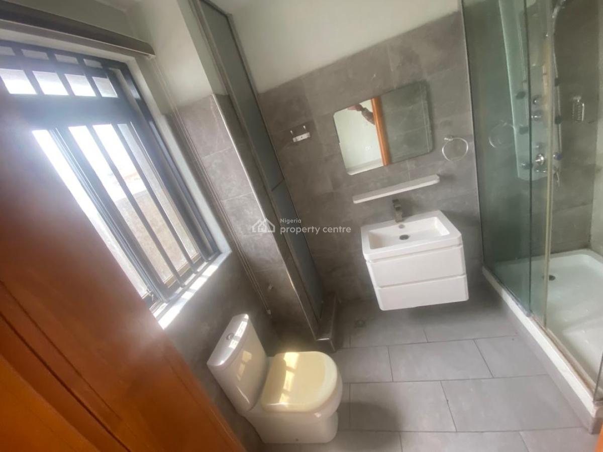 3 Bedroom Flat with a Room Bq, Lekki Phase 1, Lekki, Lagos, Flat / Apartment for Rent