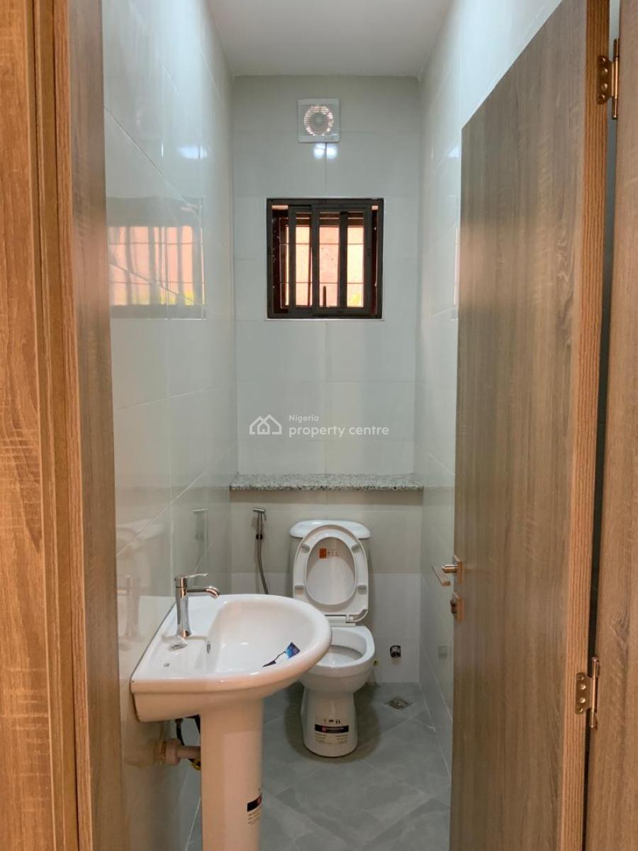 Luxury and Clean 3 Bedroom Apartment with Bq, Guzape District, Abuja, Flat / Apartment for Rent