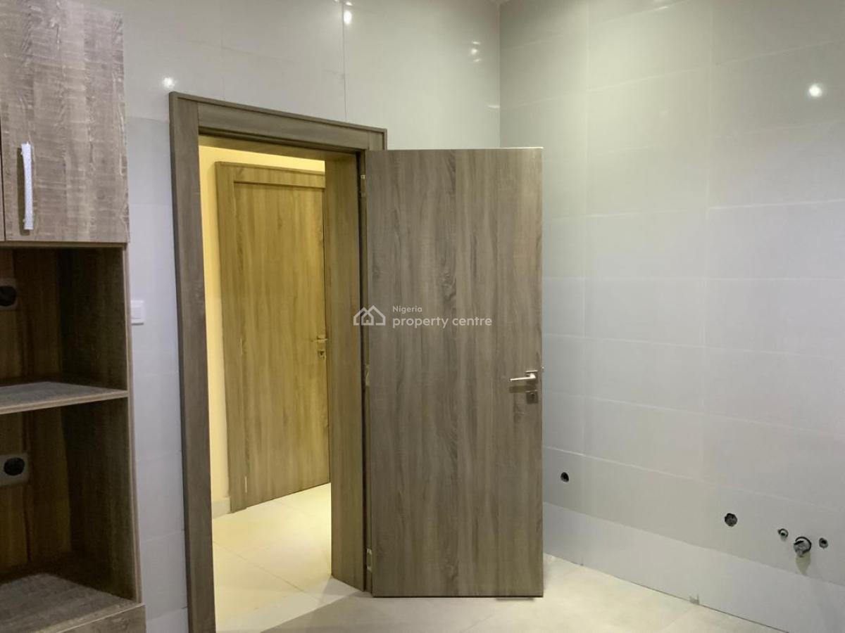 Luxury and Clean 3 Bedroom Apartment with Bq, Guzape District, Abuja, Flat / Apartment for Rent