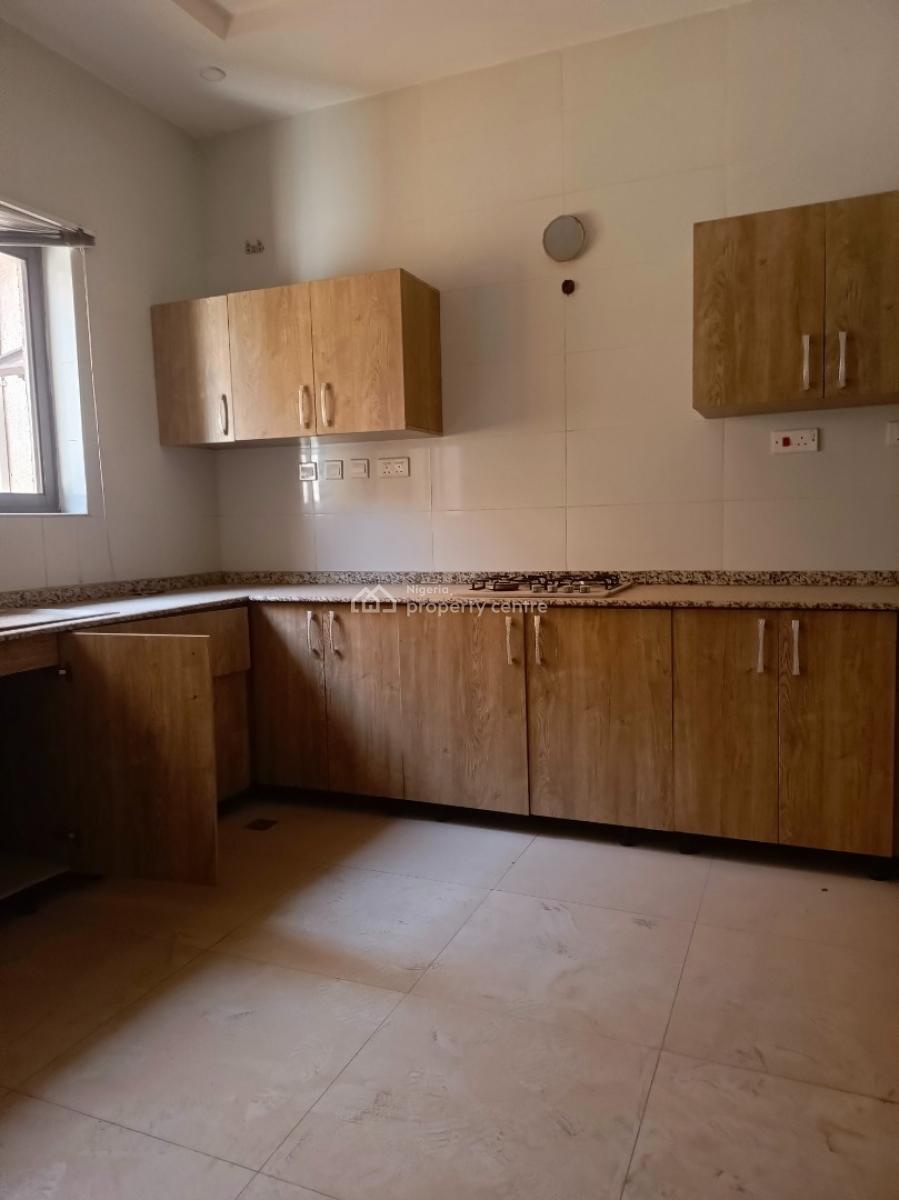 Luxury and Clean Serviced 3 Bedroom Apartment with Bq, Guzape District, Abuja, Flat / Apartment for Rent