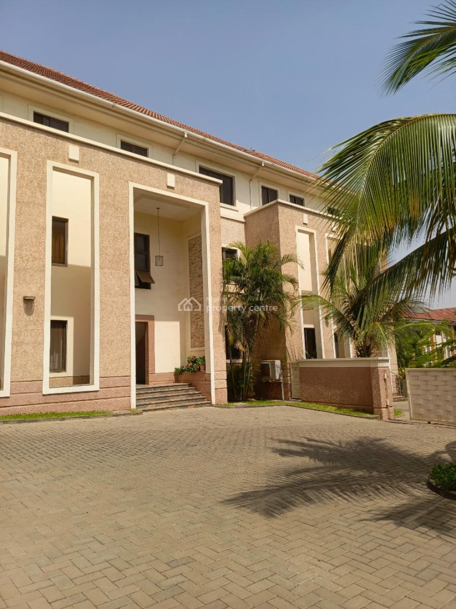 Luxury and Clean Serviced 3 Bedroom Apartment with Bq, Guzape District, Abuja, Flat / Apartment for Rent