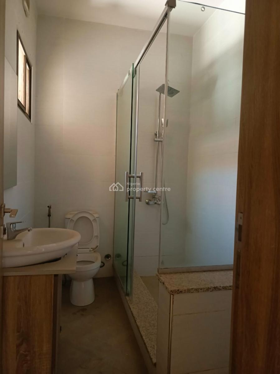 Luxury and Clean Serviced 3 Bedroom Apartment with Bq, Guzape District, Abuja, Flat / Apartment for Rent