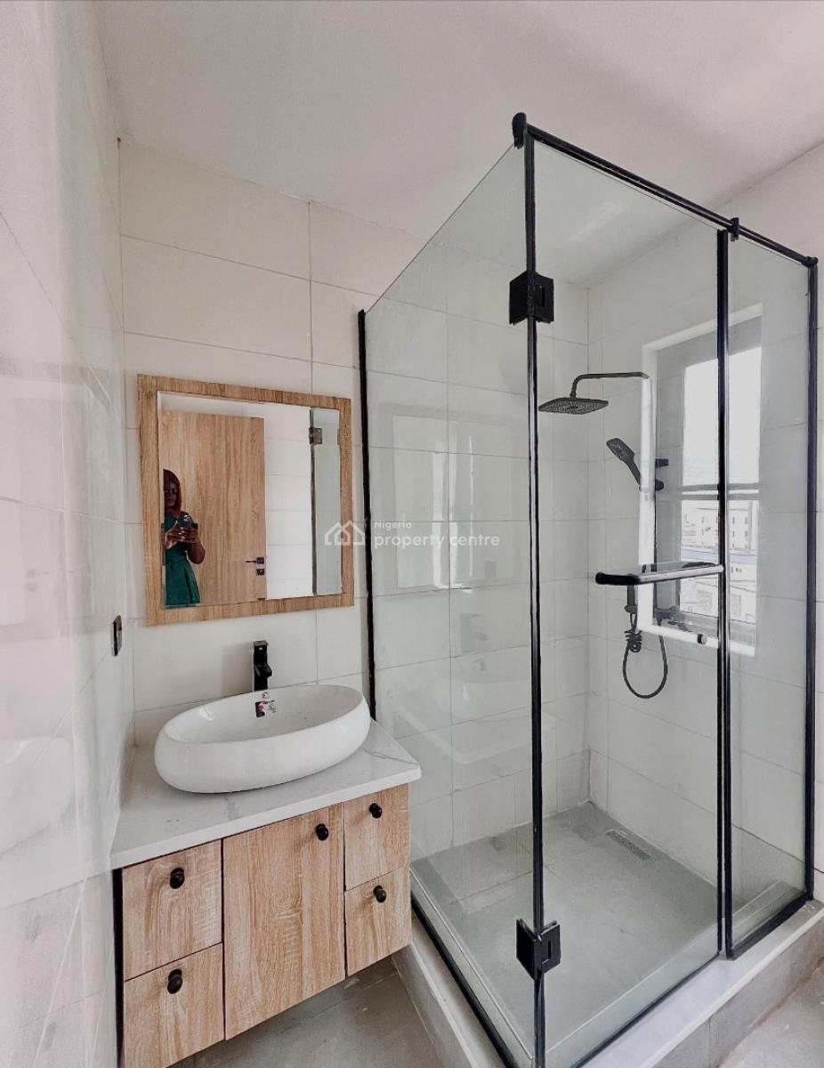 Fully Serviced 2 Bedroom Detached Duplex with Bq, Lekki Phase 1, Lekki Phase 1, Lekki, Lagos, Block of Flats for Sale