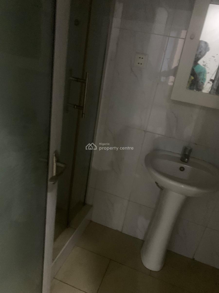 Serviced 3 Bedroom Flat Plus Bq, Oral Estate, Lekki Phase 2, Lekki, Lagos, Flat / Apartment for Rent