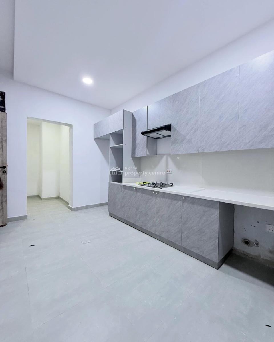 Well Built 2 Bedroom Apartment with Bq & Pool, 2. Bedroom Apartment for Rent, Lekki Phase 1, Lekki, Lagos, House for Rent